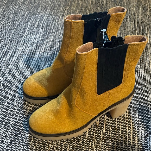 NWOT Free People James Chelsea Boots suede chunky - Picture 3 of 7